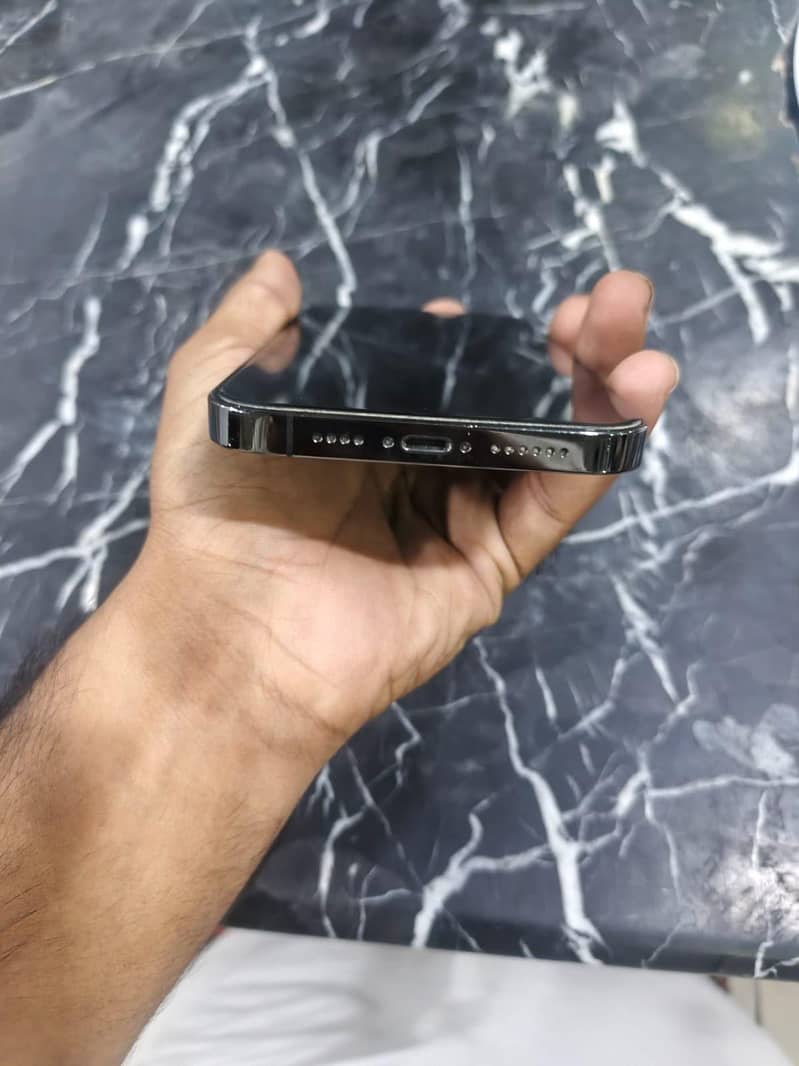 Apple iPhone 13 Pro Max 3