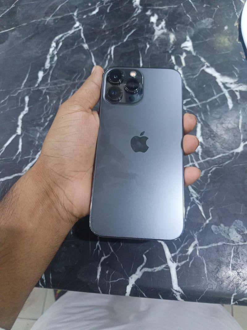 Apple iPhone 13 Pro Max 4