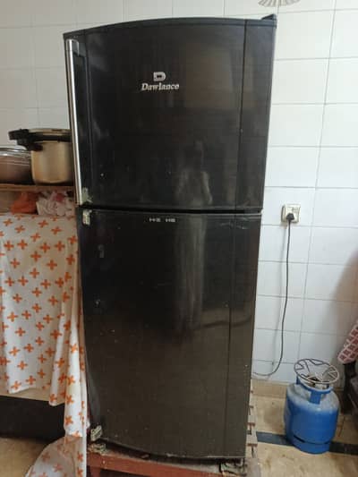 Excellent condition fridge for 40000