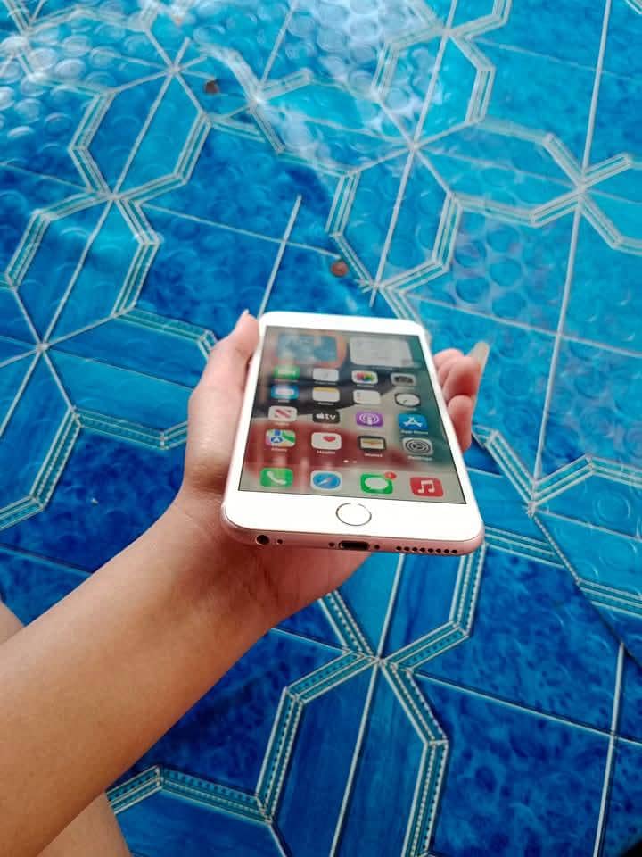 Apple iPhone 6S Plus 2
