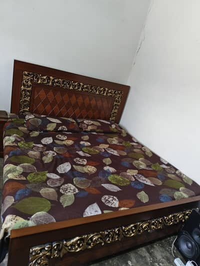 king saiz bed 2 said table dressing table 22 days used only