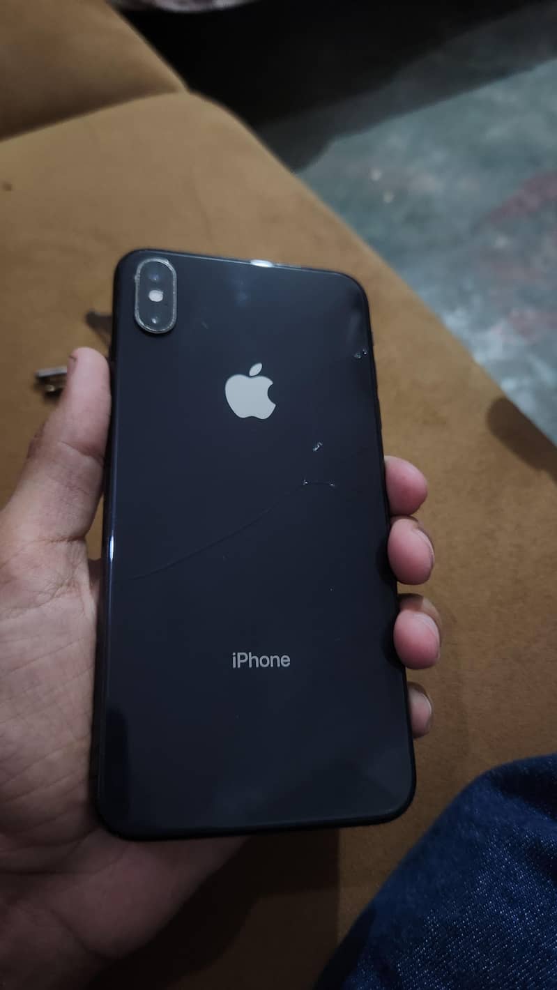 xs max 3