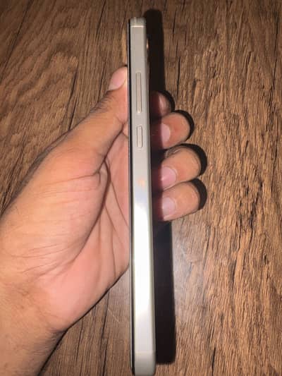 Realme 16 5g brand new condition just 20 days used condition 10 by 10