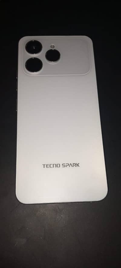 Tecno SPARK 40