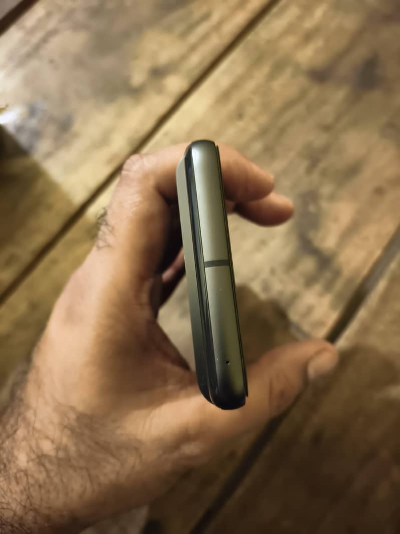 Google Pixel 8 4