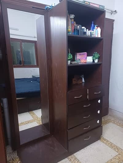 used dressing table urgently selling