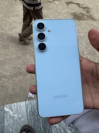 Samsung Mobile S24 fE