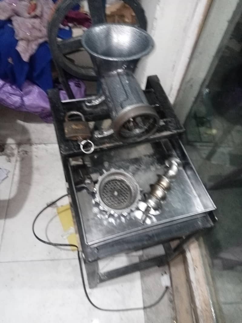 Qeema machine 0
