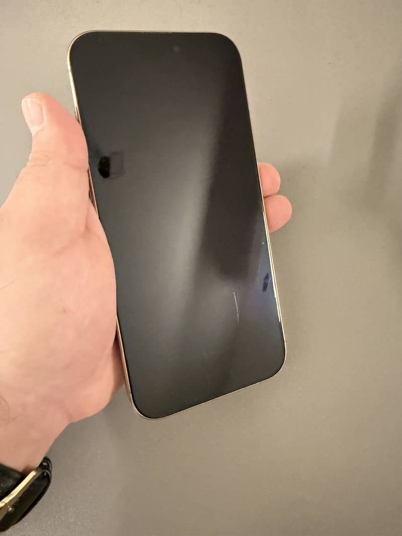 Apple iPhone 16 Pro Max 5