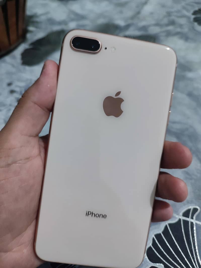 Apple iPhone 8 Plus 1