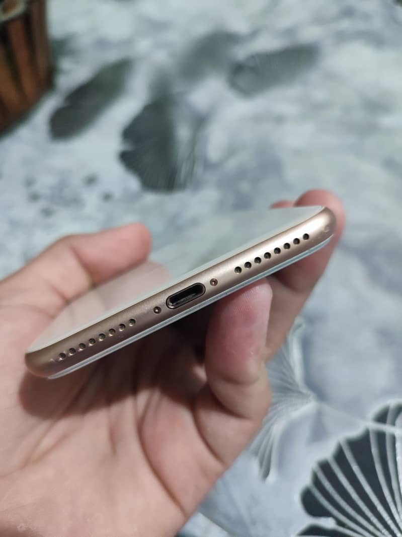 Apple iPhone 8 Plus 2