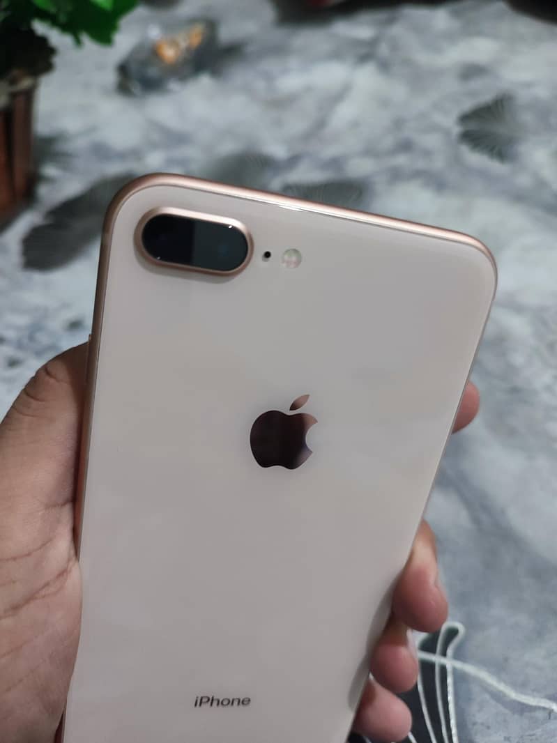 Apple iPhone 8 Plus 6