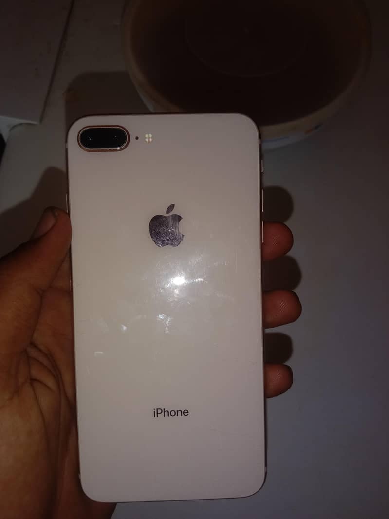 Apple iPhone 8 Plus 2