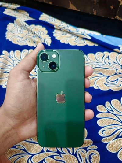 Apple iPhone 13