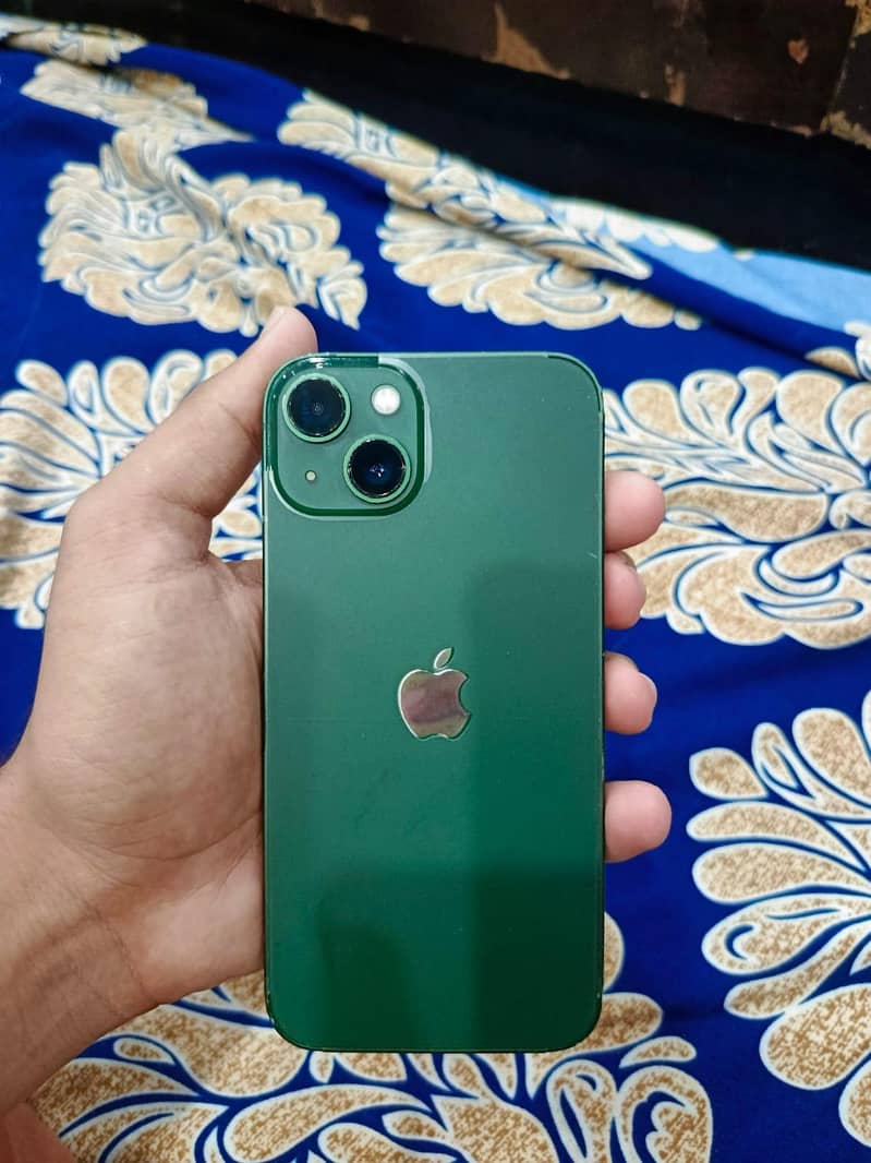 Apple iPhone 13 0