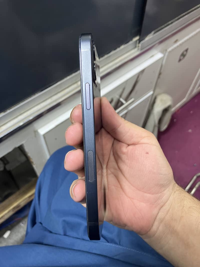 Apple iPhone 12 2