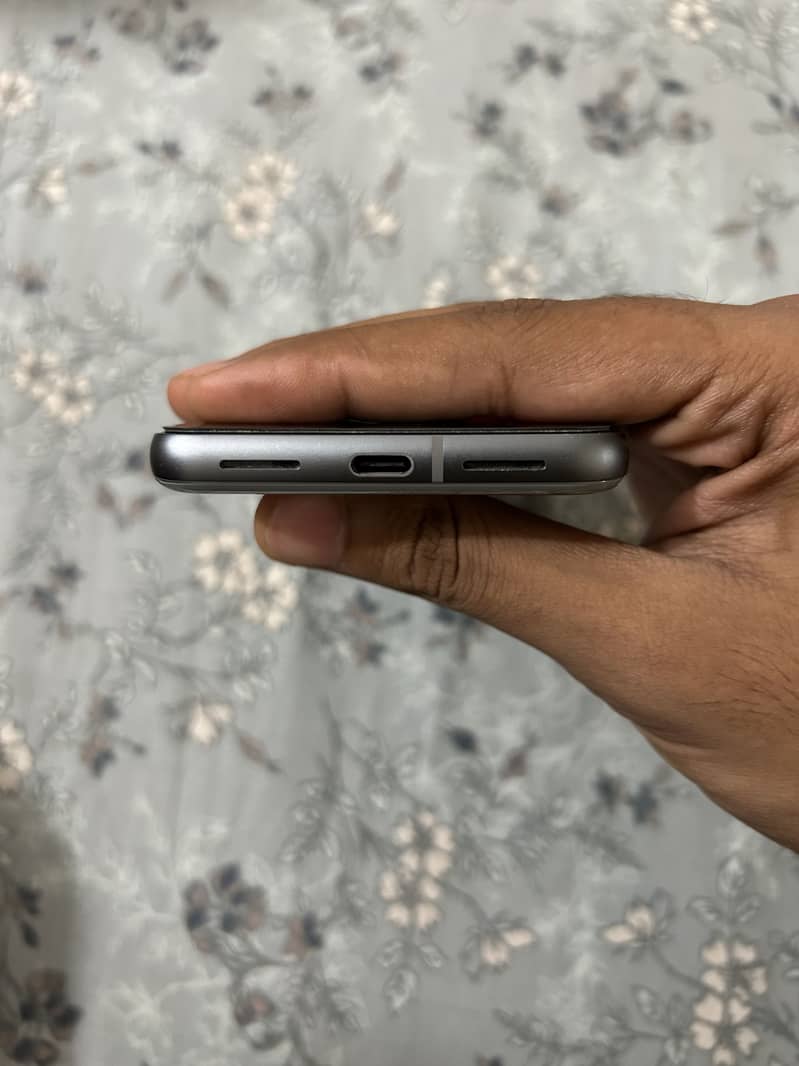GOOGLE PIXEL 8 4