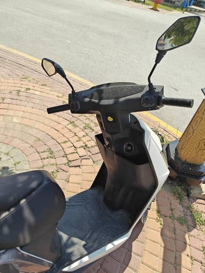 yadea t5 10/10 condition 2024 model