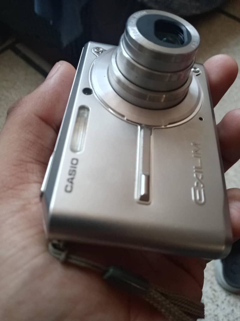 Digital camera for Retro 1