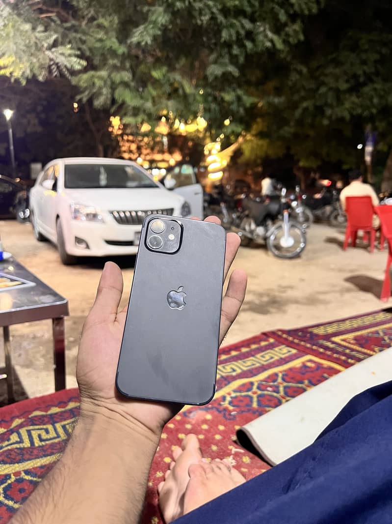 Apple iPhone 12 1