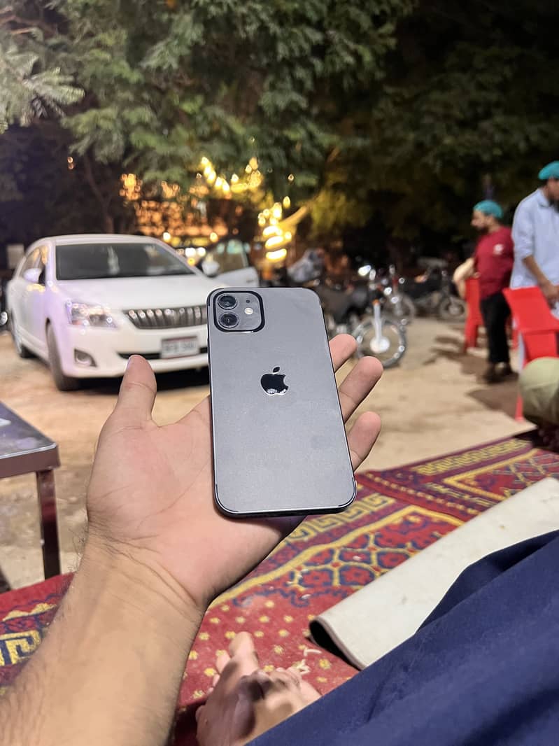 Apple iPhone 12 6
