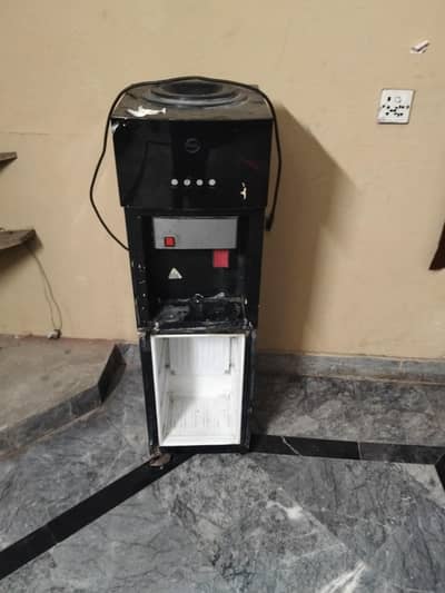 pel Refrigerator for sale