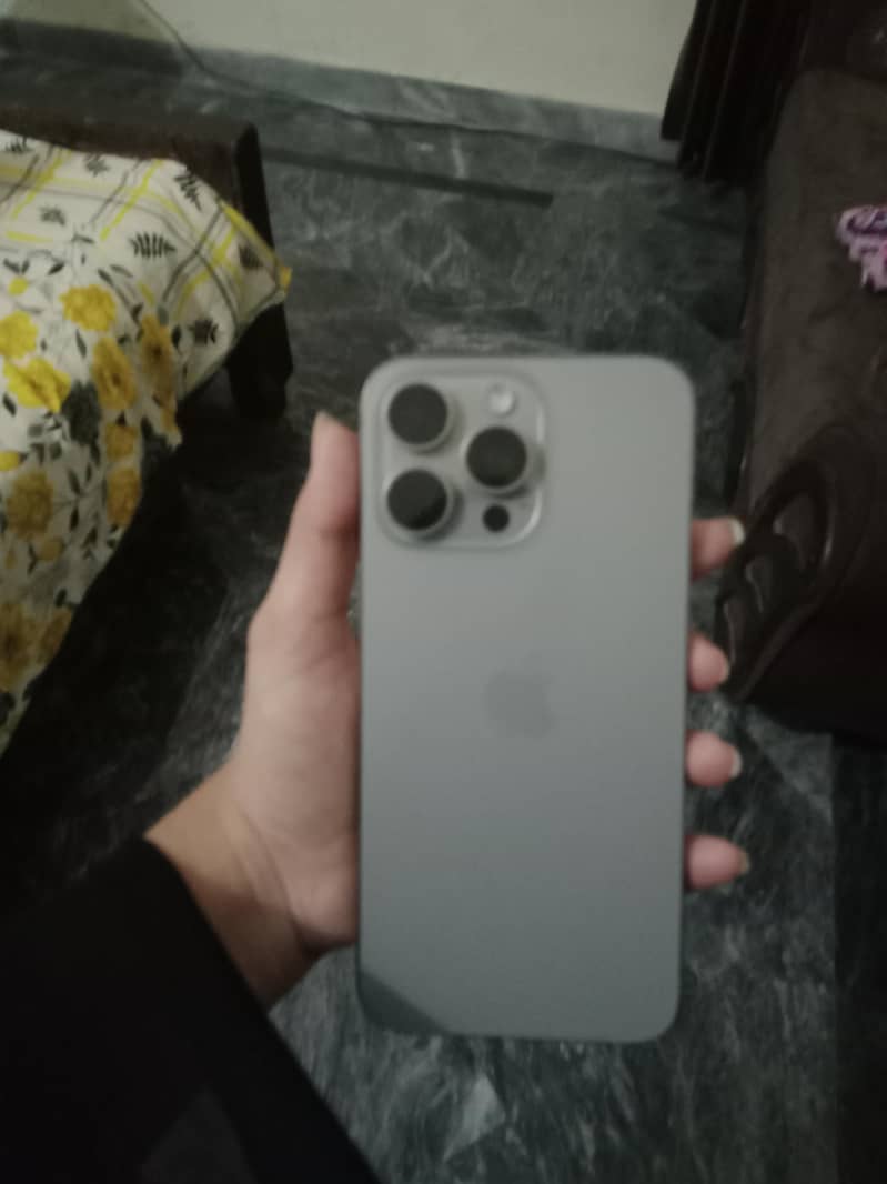 Apple iPhone 15 Pro Max 5