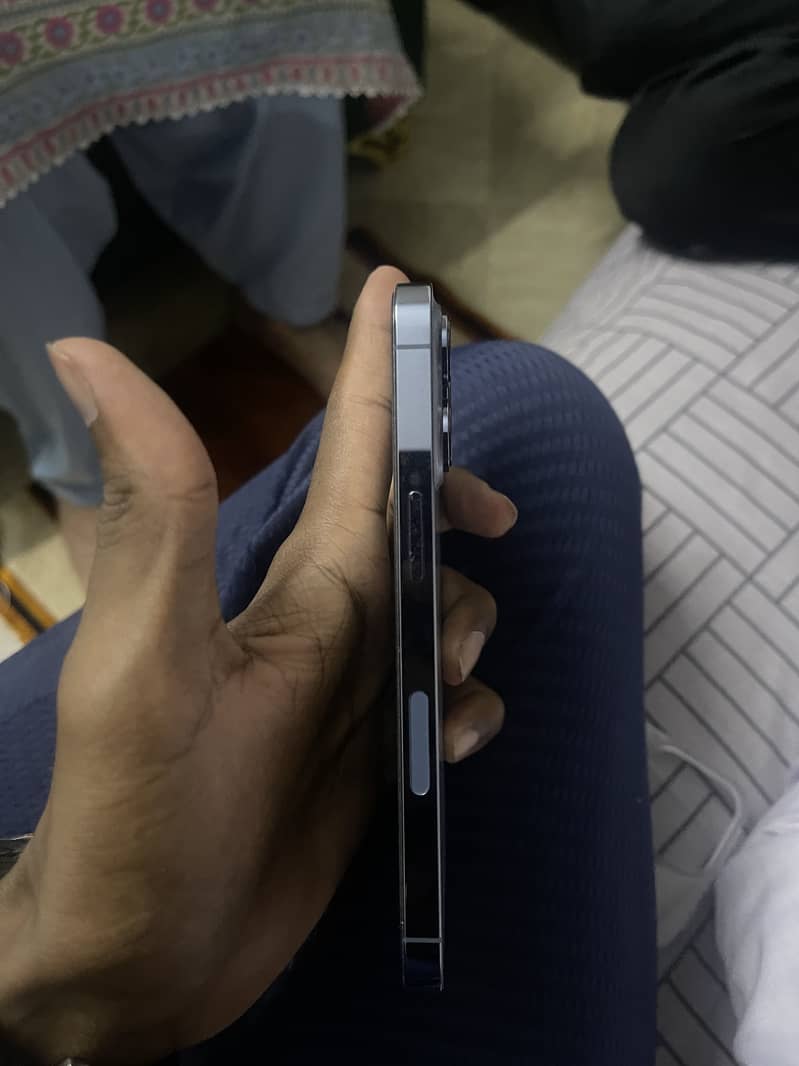 Apple iPhone 13 Pro 1