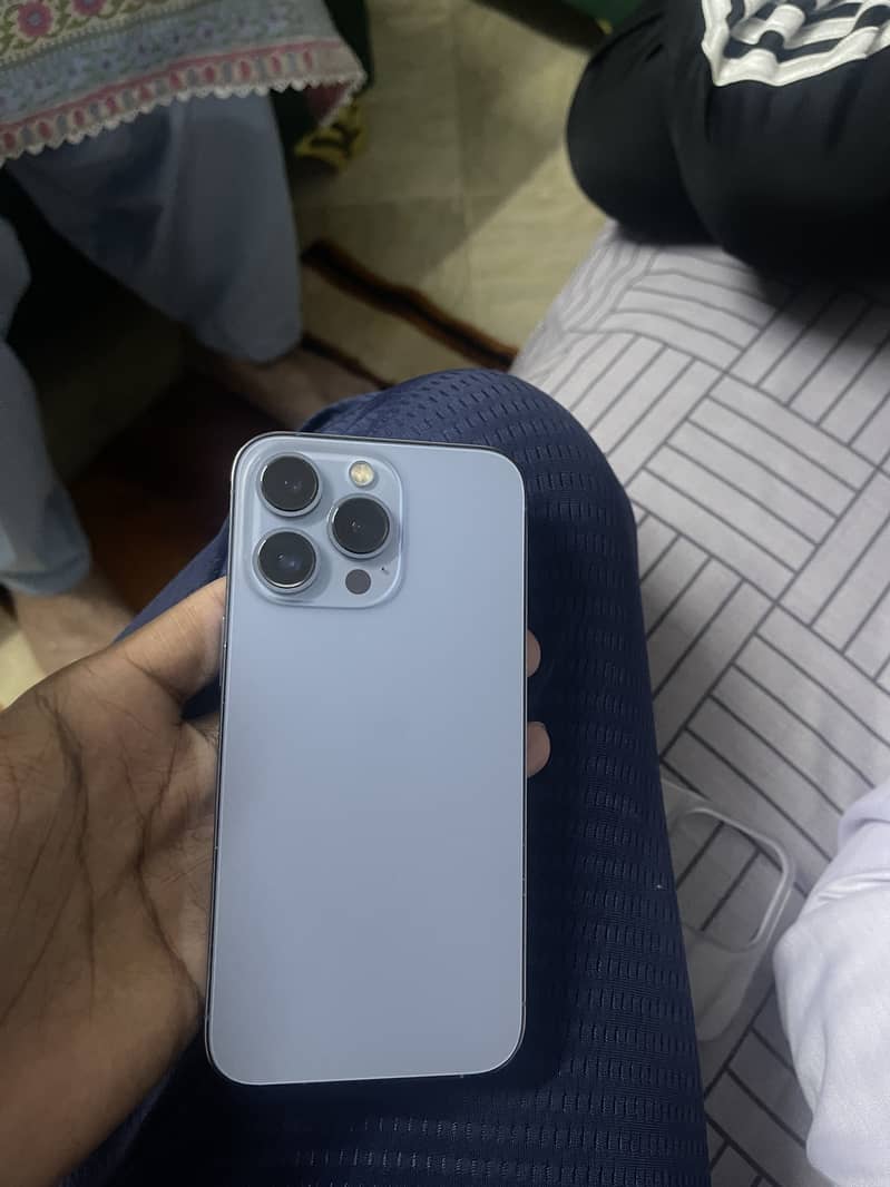 Apple iPhone 13 Pro 3