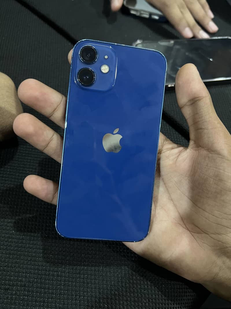 Apple iPhone 12 0