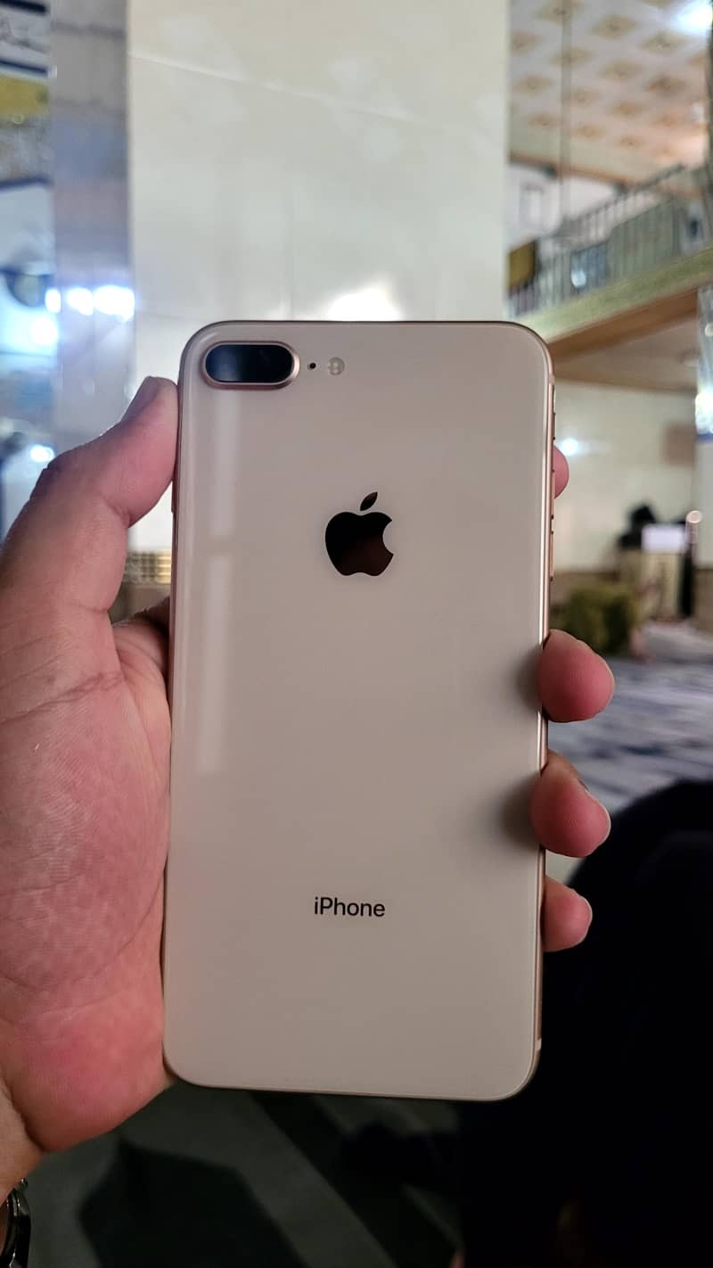 Apple iPhone 8 Plus 2