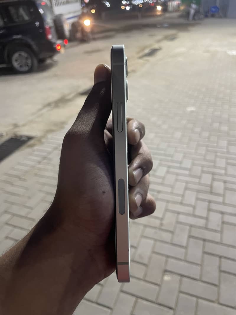 Apple iPhone 12 1