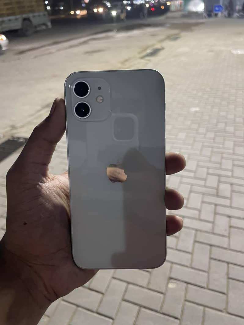 Apple iPhone 12 3