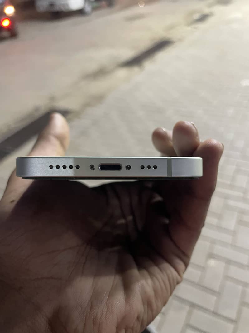 Apple iPhone 12 10