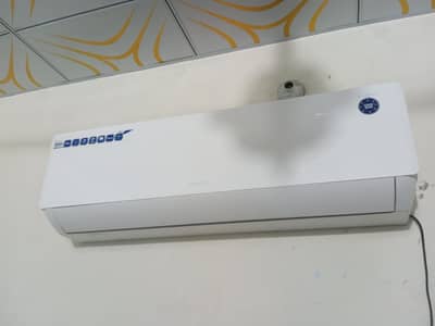 Hyundai new model DC inverter AC Dayton Wi-Fi ke sath urgent for sale