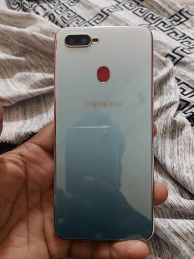 OPPO F9 Pro