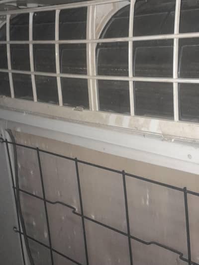 1 Ton DC Inverter split type