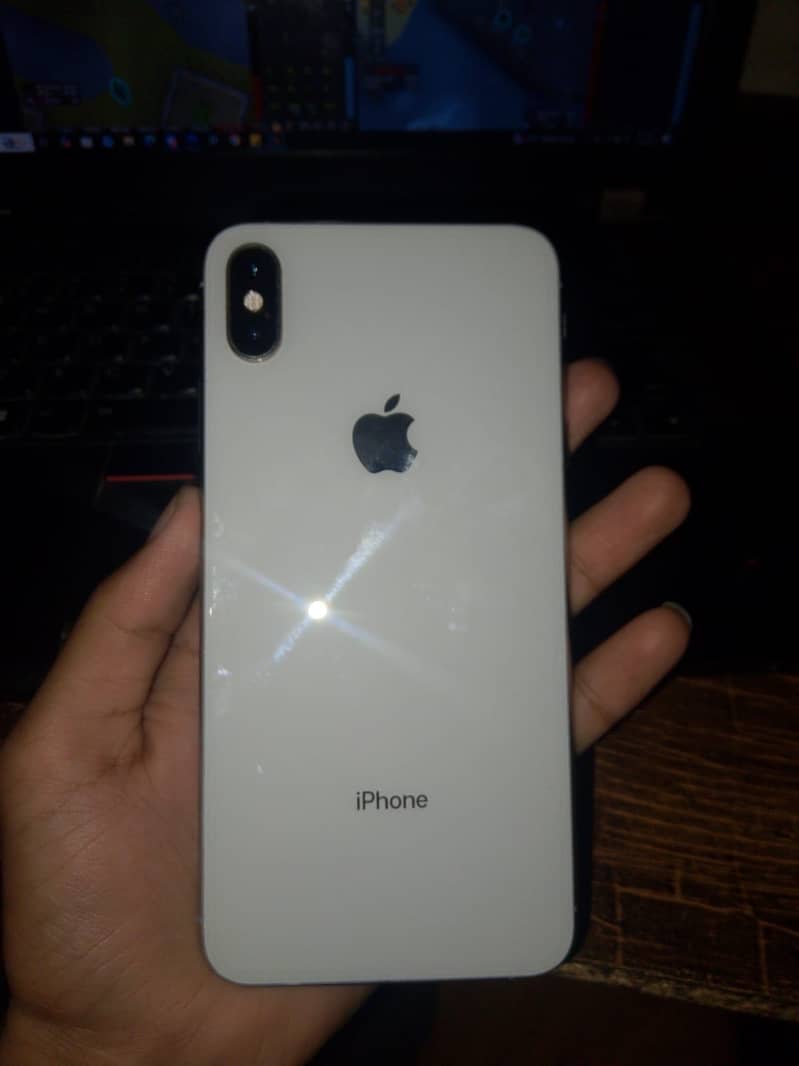 Apple iPhone X max 1
