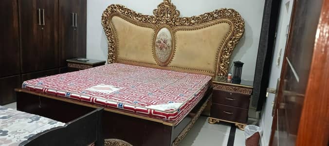 Bed Dressing set almost new for sale
