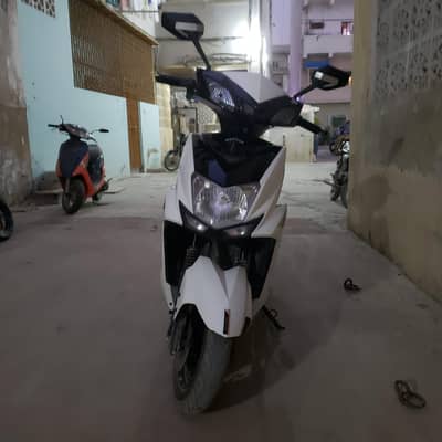 SUZU E-scooty for sale