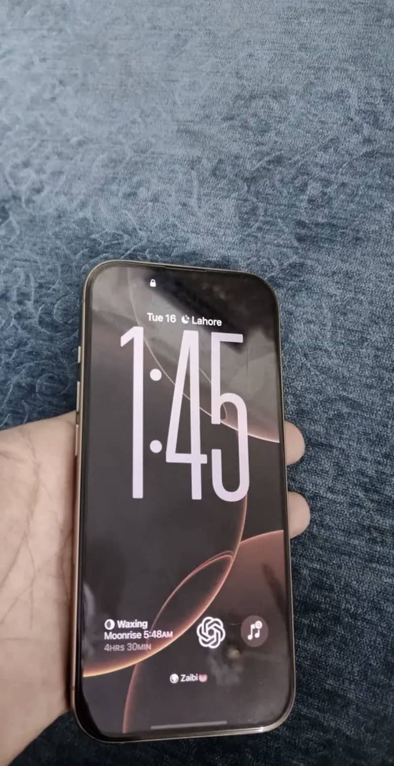 Apple iPhone 16 Pro 1