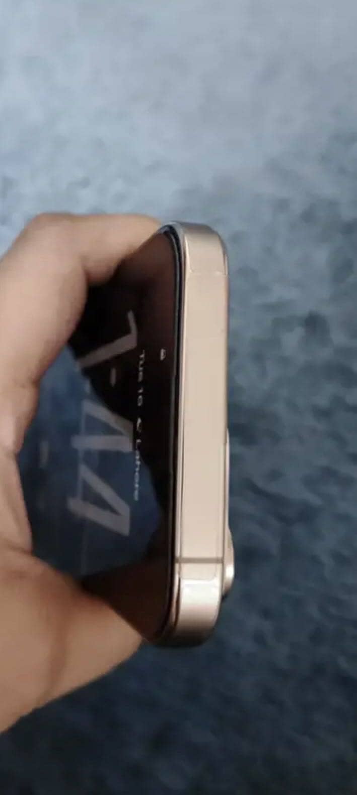 Apple iPhone 16 Pro 2