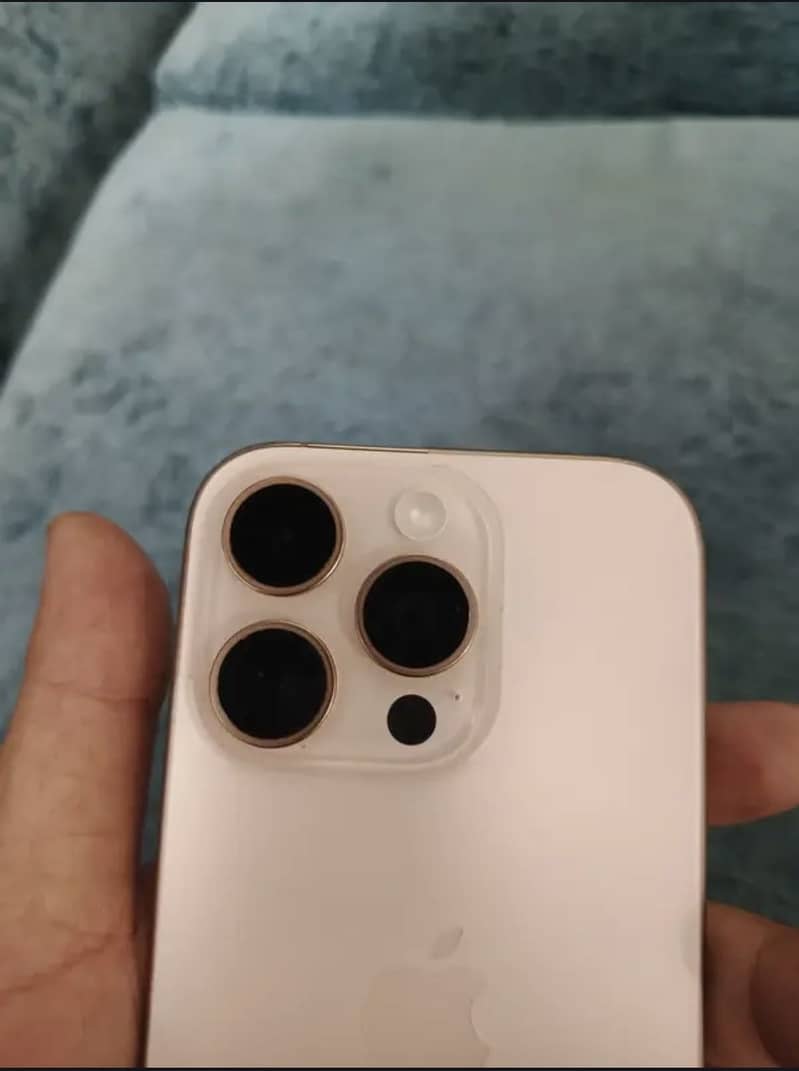 Apple iPhone 16 Pro 5