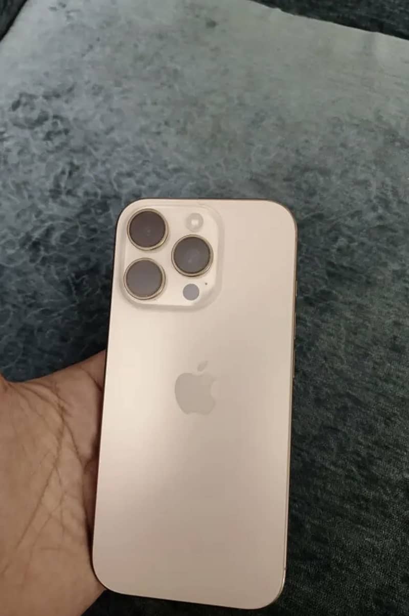 Apple iPhone 16 Pro 6