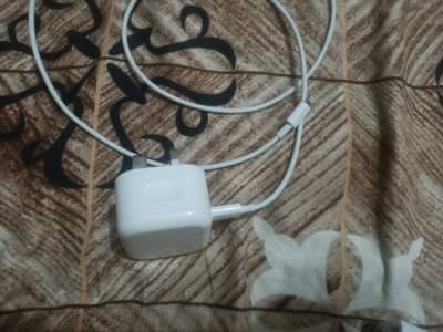 iphone adopter and I phone cable