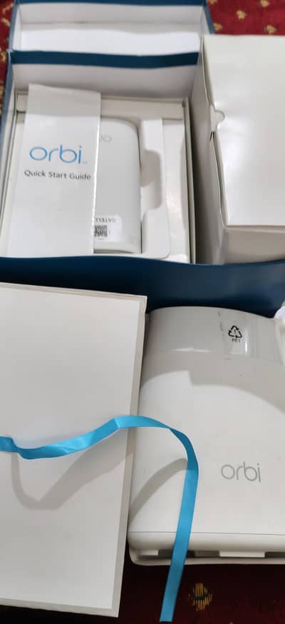 New box mesh Netgear Orbi RBR40 router and RBW30 satellite