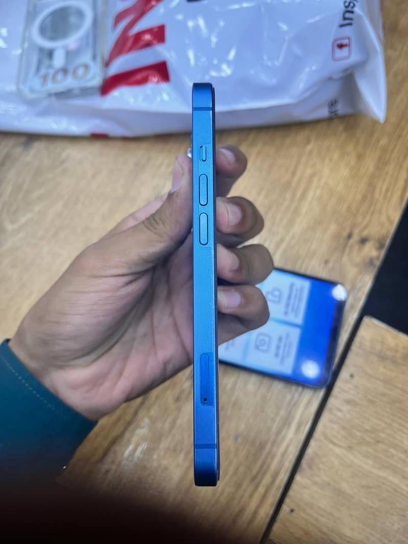 iPhone 13 2