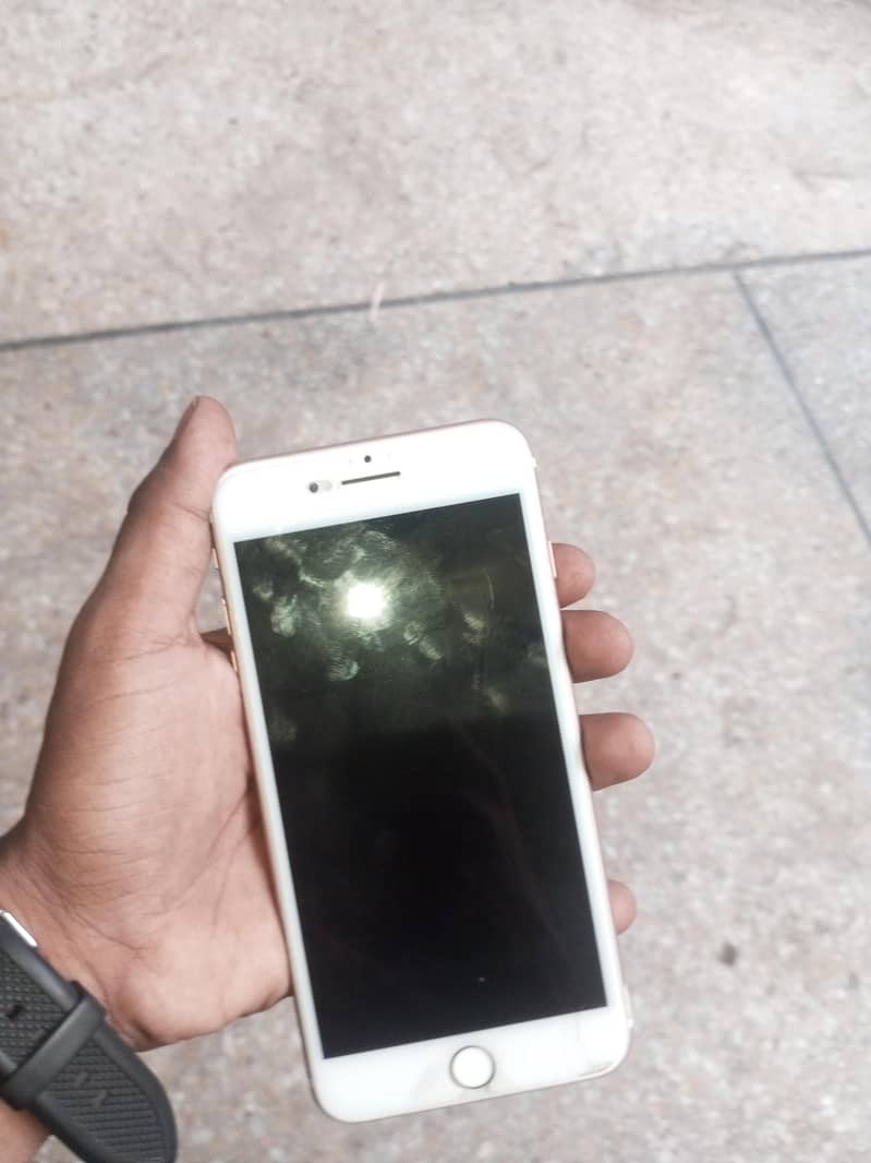 Apple iPhone 7 Plus 1