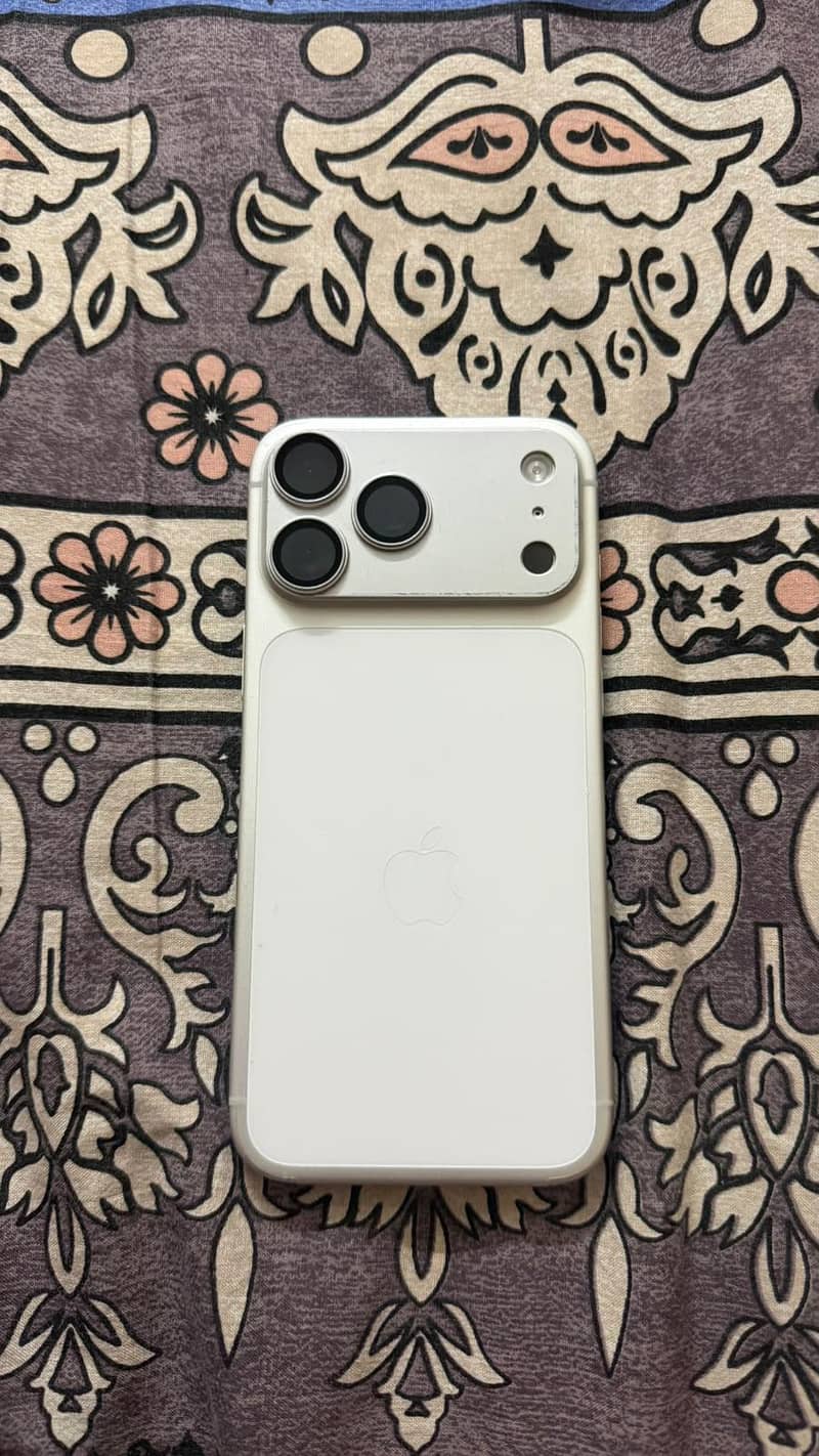 Apple iPhone 17 Pro Max 2