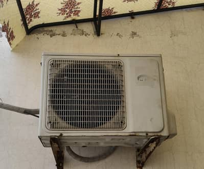 1 Ton Inverter A. C for sale